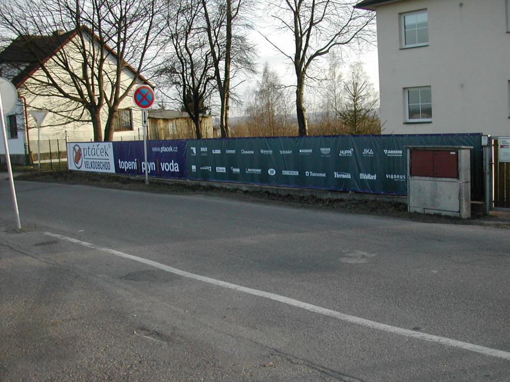 bannery na plotě